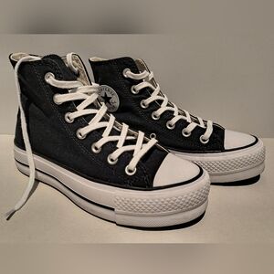 Converse Black High tops / Platform, women’s 6